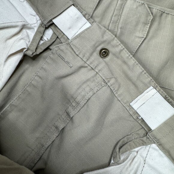True Spec Pants Men's Size 30x34 Khaki color Cargo Pants - Picture 5 of 16